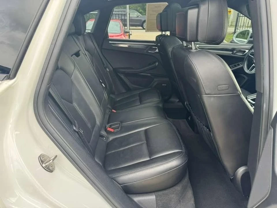 2018 Porsche Macan - Image 18 of 20
