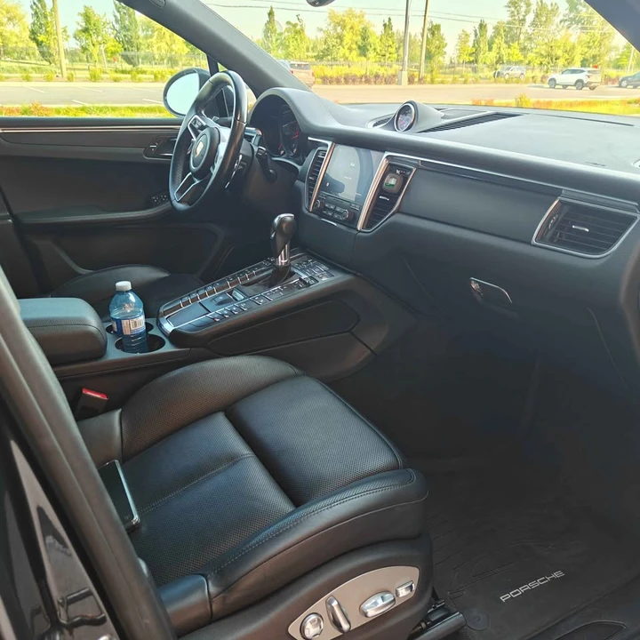 2018 Porsche Macan - Image 14 of 16