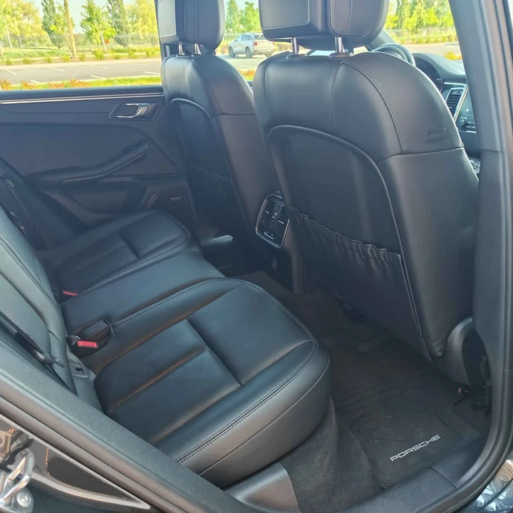 2018 Porsche Macan - Image 8 of 16