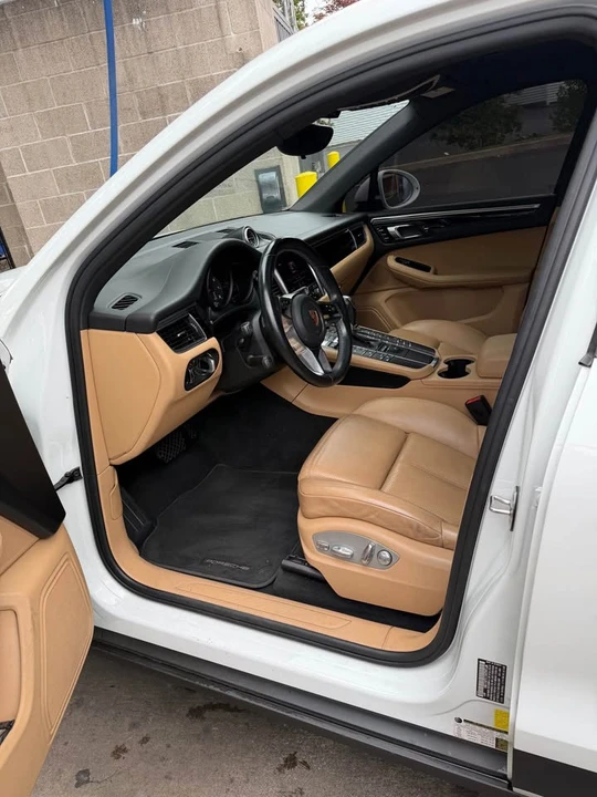 2018 Porsche Macan - Image 7 of 12