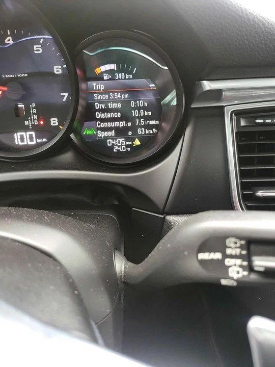 2018 Porsche Macan - Image 9 of 17