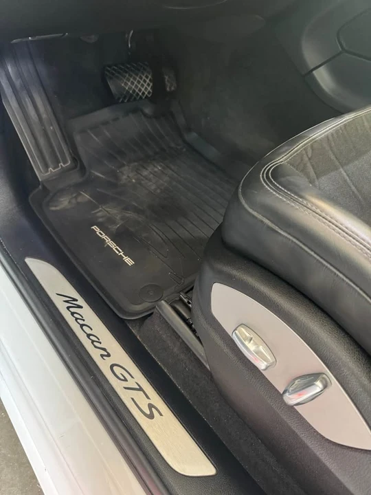 2018 Porsche Macan - Image 12 of 17