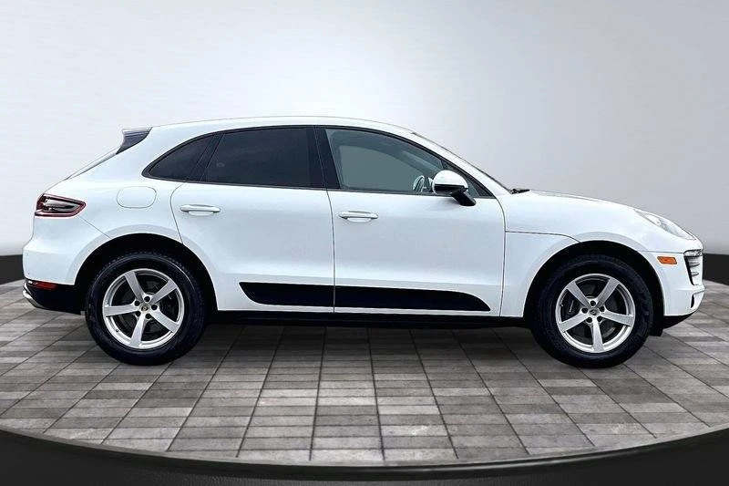 2018 Porsche Macan - Image 8 of 20