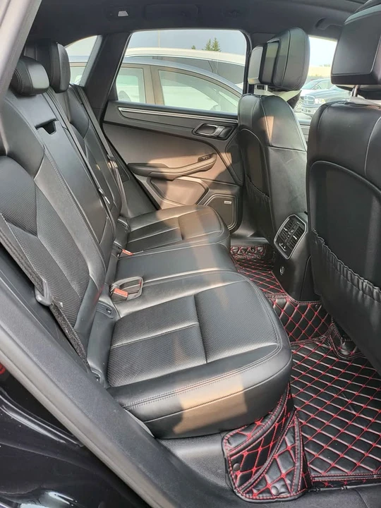 2018 Porsche Macan - Image 11 of 17