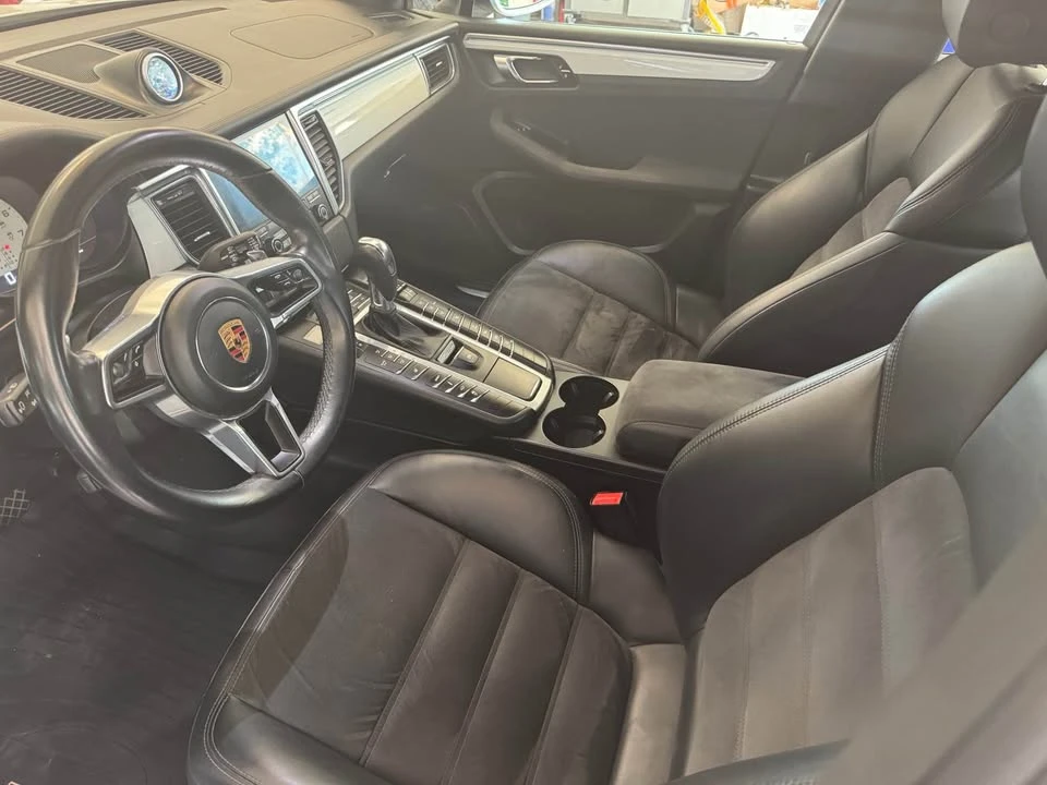 2018 Porsche Macan - Image 11 of 17