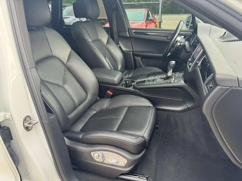 2018 Porsche Macan - Image 14 of 20