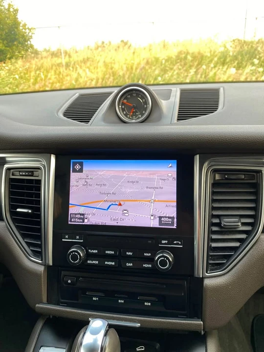 2018 Porsche Macan - Image 10 of 20