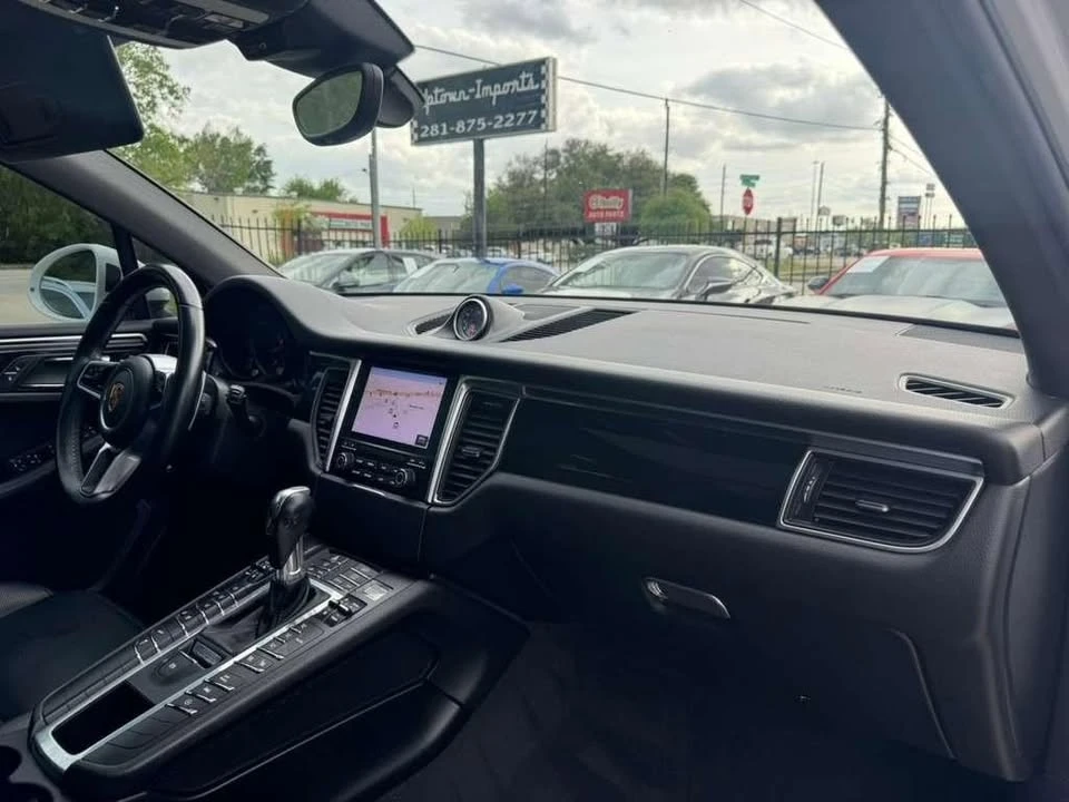 2018 Porsche Macan - Image 13 of 20