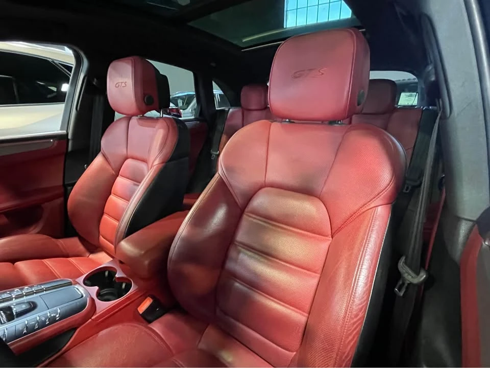 2018 Porsche Macan - Image 8 of 9
