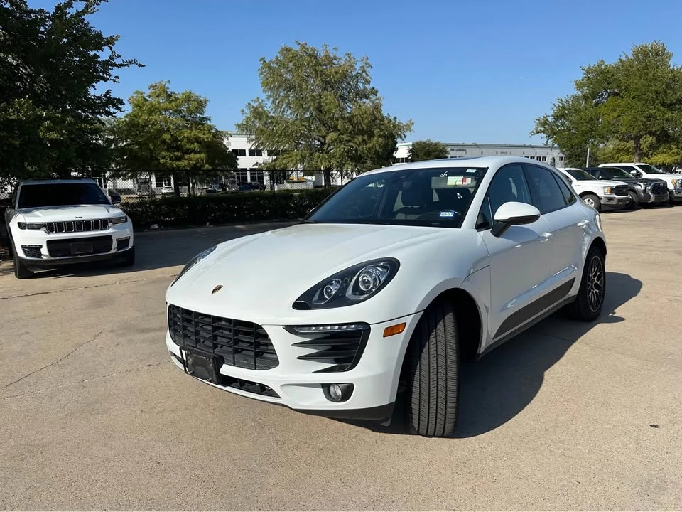 2018 Porsche Macan - Image 2 of 11