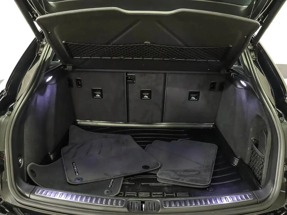 2018 Porsche Macan - Image 8 of 8