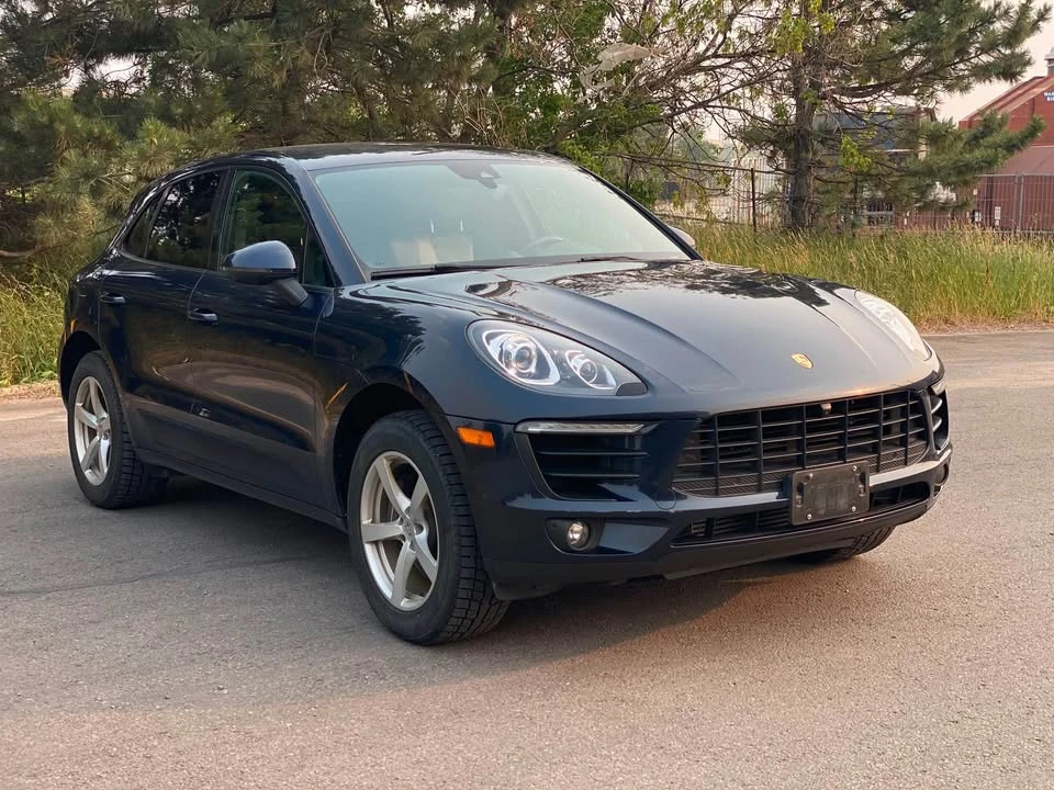 2018 Porsche Macan - Image 16 of 20