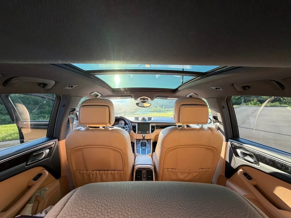 2018 Porsche Macan - Image 15 of 20