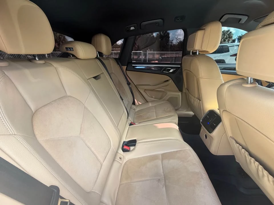 2018 Porsche Macan - Image 15 of 17