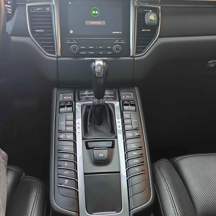 2018 Porsche Macan - Image 16 of 16