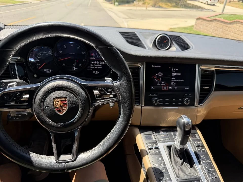 2018 Porsche Macan - Image 10 of 12