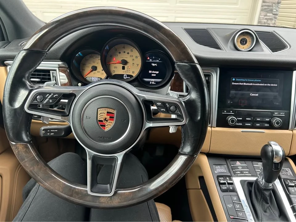 2018 Porsche Macan - Image 9 of 12