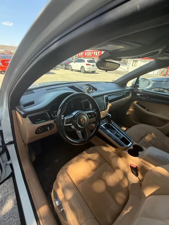 2018 Porsche Macan - Image 7 of 9
