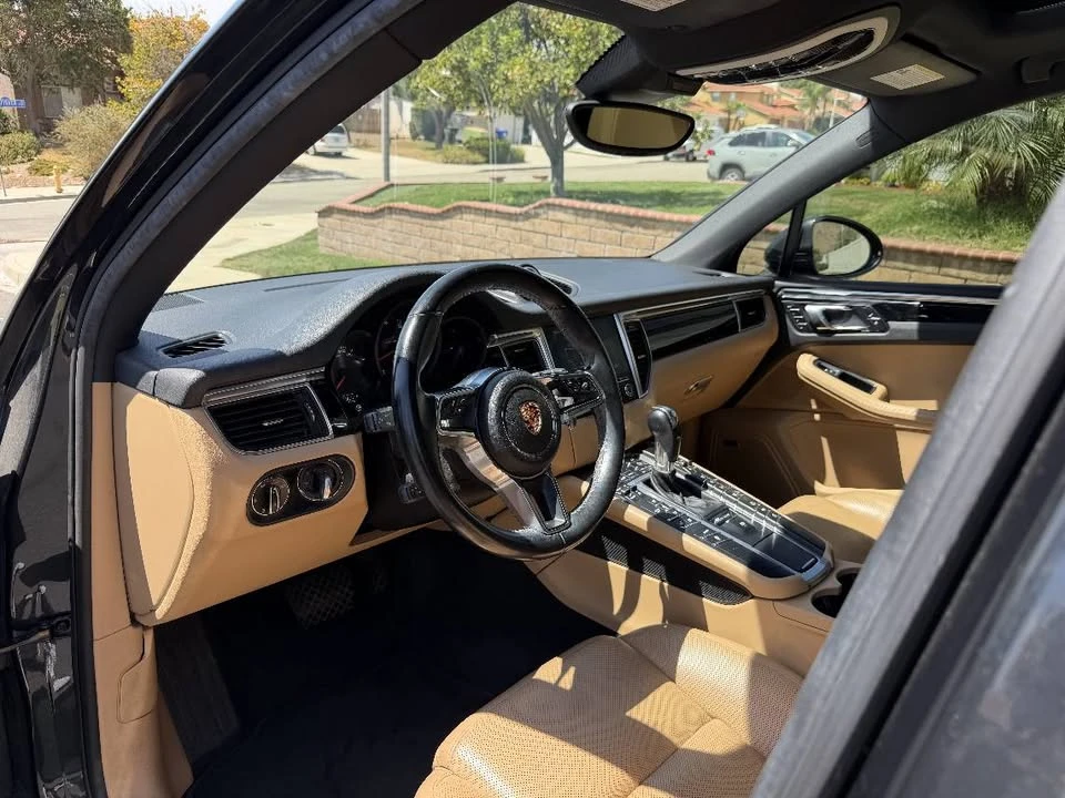 2018 Porsche Macan - Image 8 of 12