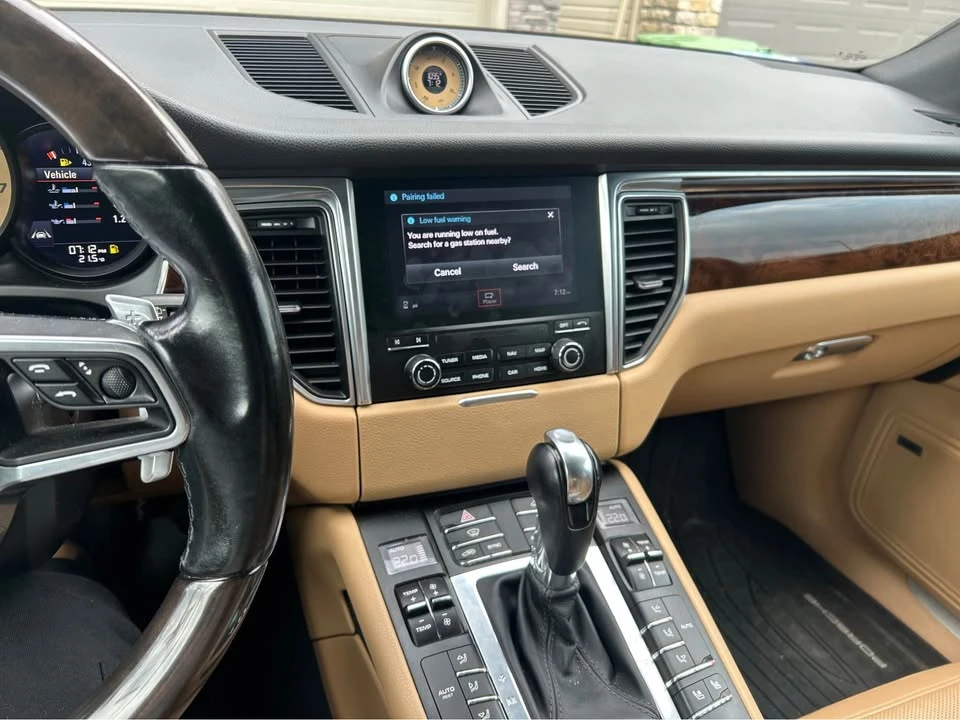 2018 Porsche Macan - Image 11 of 12