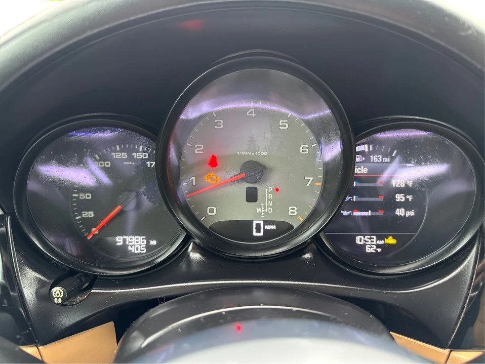 2018 Porsche Macan - Image 16 of 20