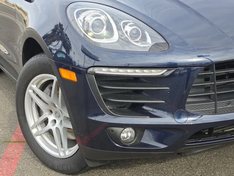 2018 Porsche Macan - Image 15 of 16