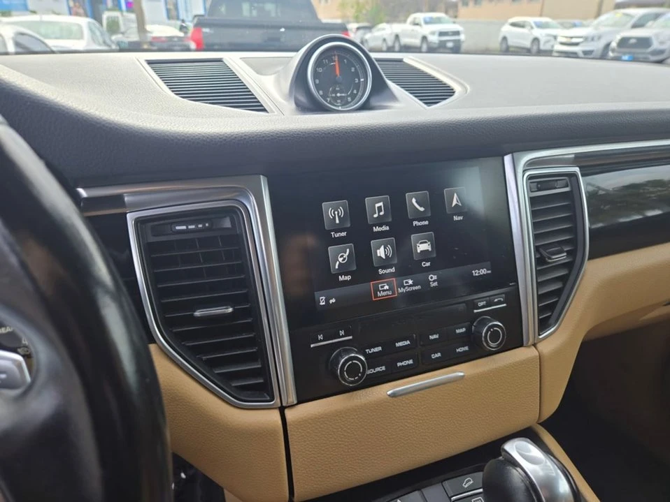 2018 Porsche Macan - Image 12 of 16