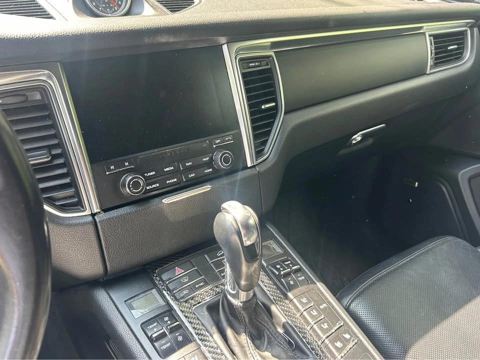 2018 Porsche Macan - Image 4 of 9