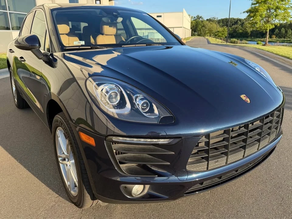 2018 Porsche Macan - Image 17 of 20