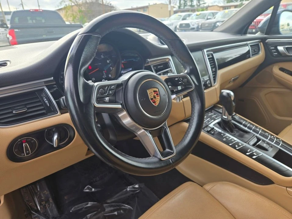 2018 Porsche Macan - Image 8 of 16