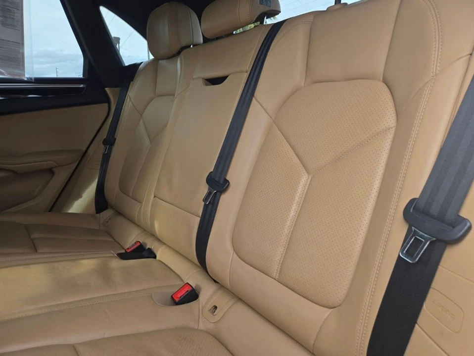 2018 Porsche Macan - Image 6 of 16