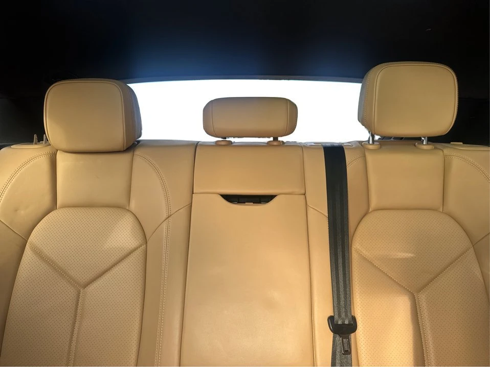 2018 Porsche Macan - Image 12 of 20