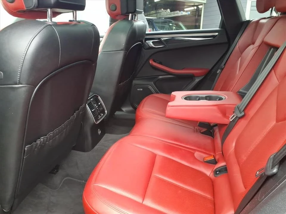 2018 Porsche Macan - Image 16 of 20