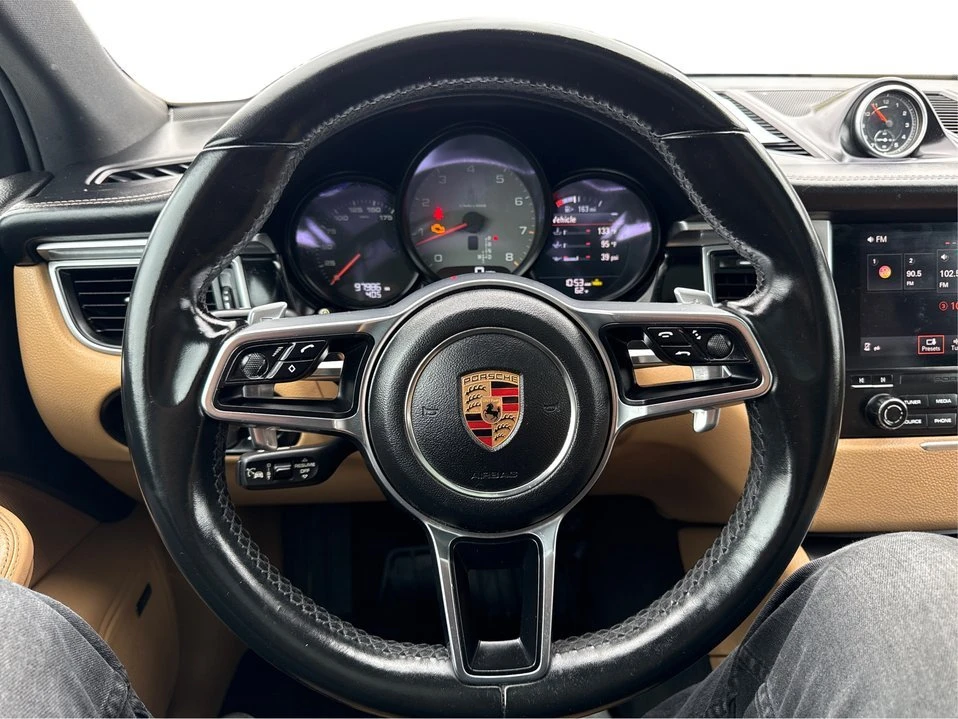 2018 Porsche Macan - Image 17 of 20