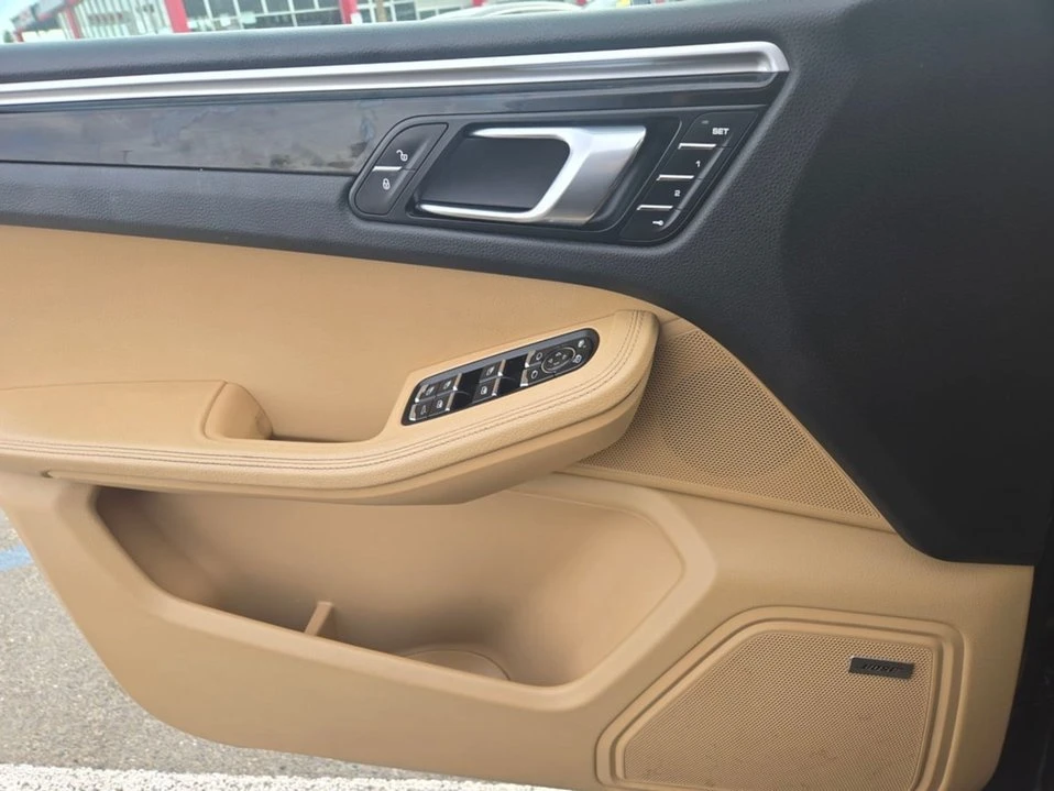 2018 Porsche Macan - Image 10 of 16