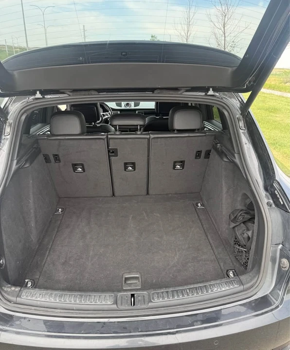 2018 Porsche Macan - Image 8 of 10