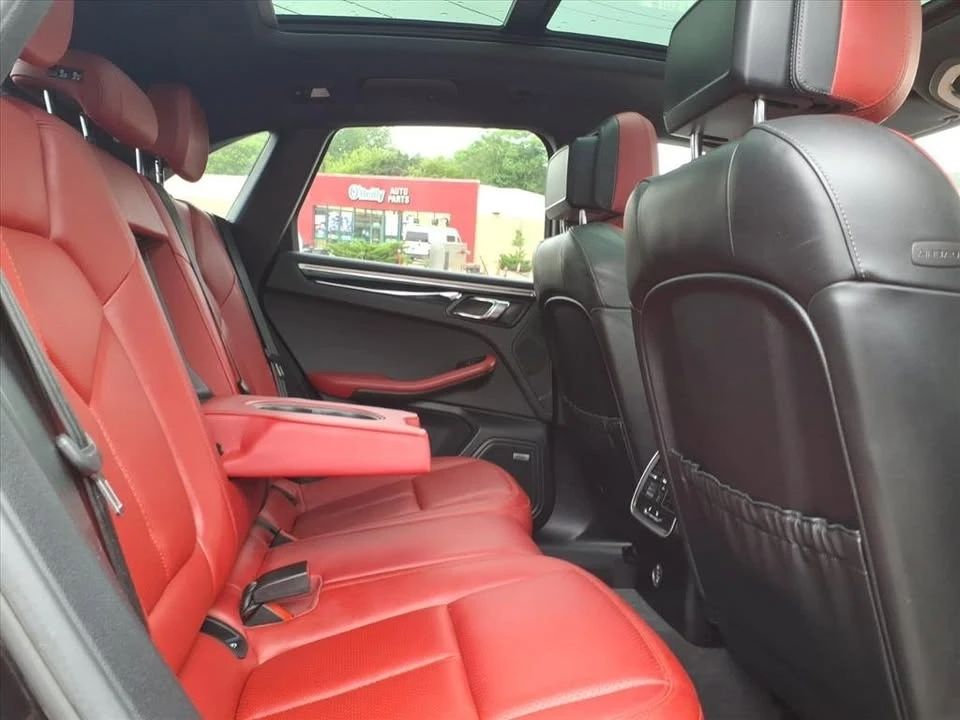 2018 Porsche Macan - Image 11 of 20