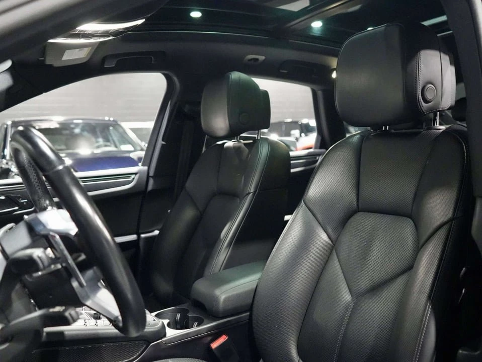 2018 Porsche Macan - Image 10 of 20