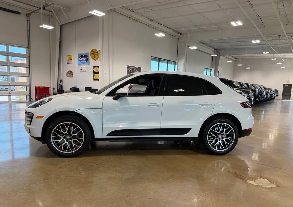 2018 Porsche Macan - Image 2 of 18