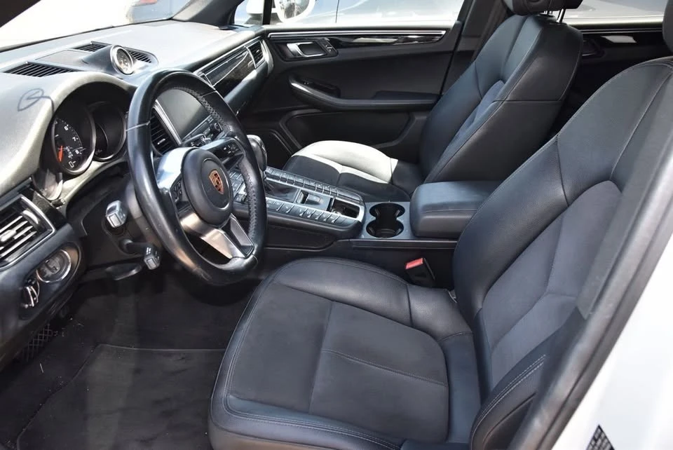 2018 Porsche Macan - Image 8 of 10