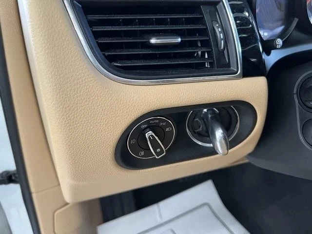 2018 Porsche Macan - Image 11 of 20
