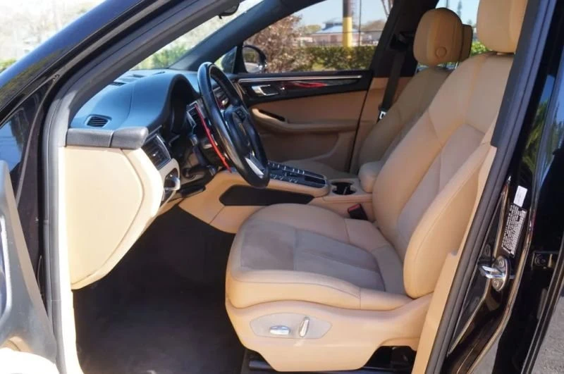 2018 Porsche Macan - Image 15 of 20