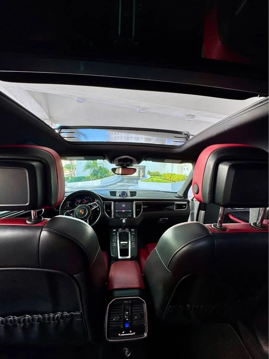 2018 Porsche Macan - Image 4 of 12