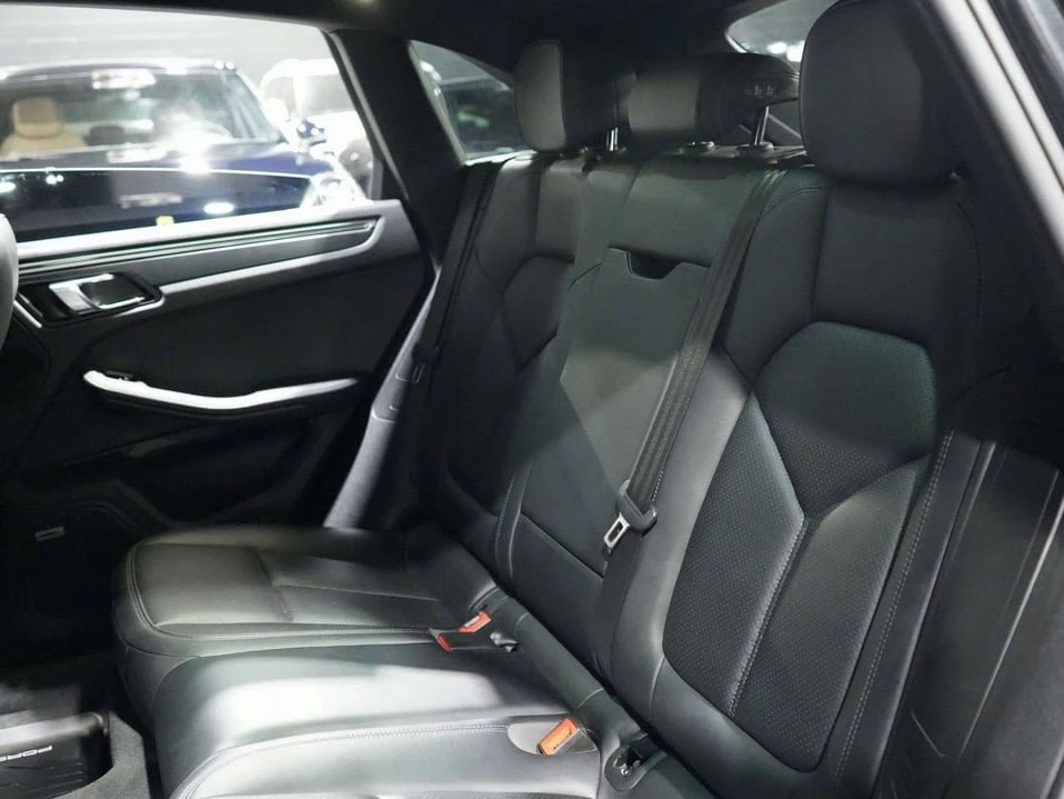 2018 Porsche Macan - Image 12 of 20