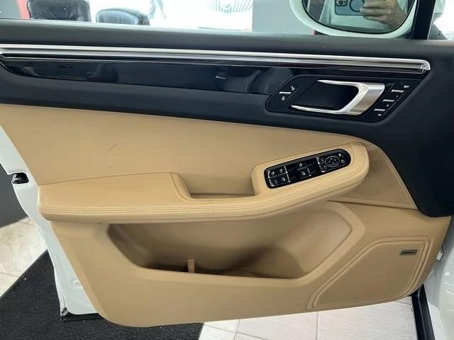 2018 Porsche Macan - Image 8 of 20