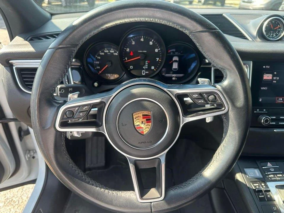 2018 Porsche Macan - Image 16 of 20