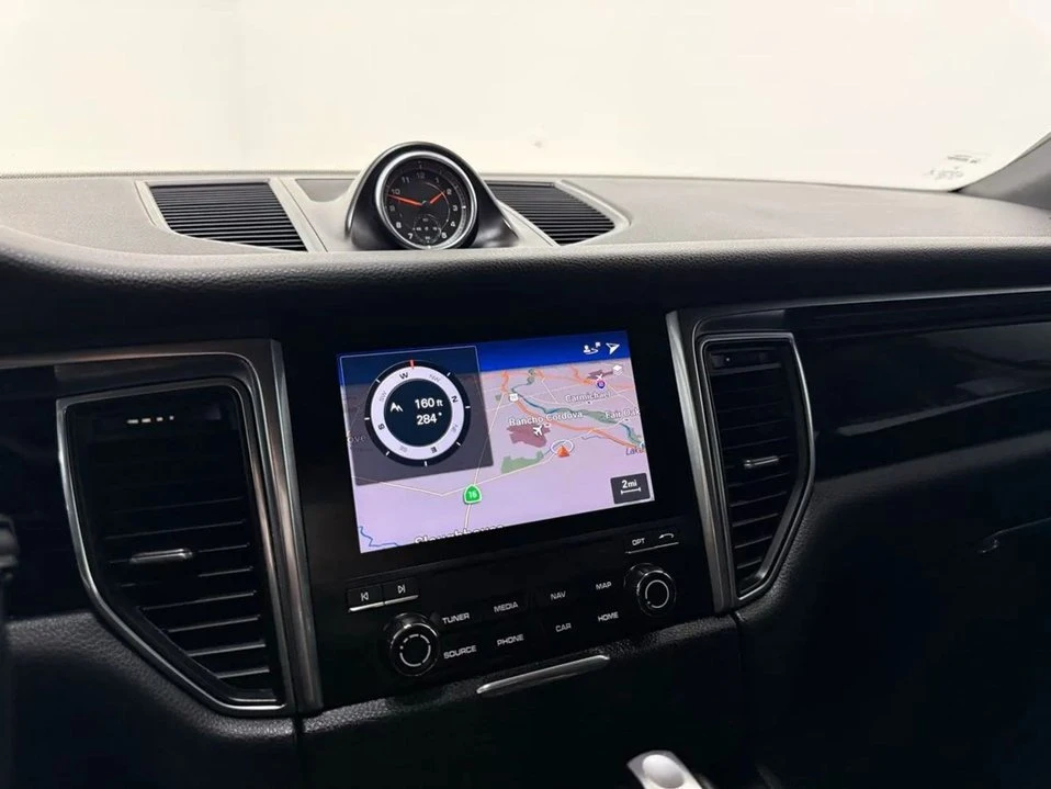 2018 Porsche Macan - Image 9 of 20