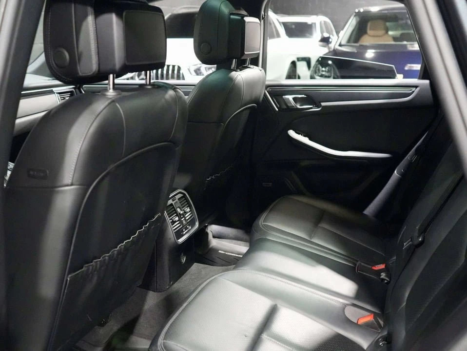 2018 Porsche Macan - Image 14 of 20