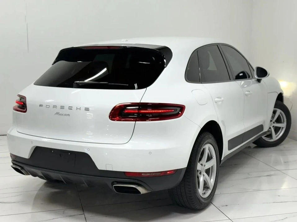 2018 Porsche Macan - Image 12 of 20