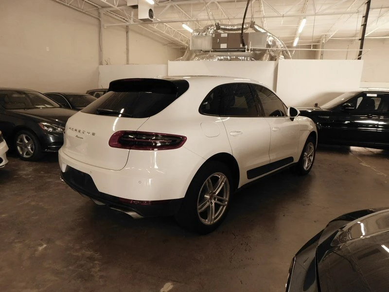 2018 Porsche Macan - Image 2 of 20